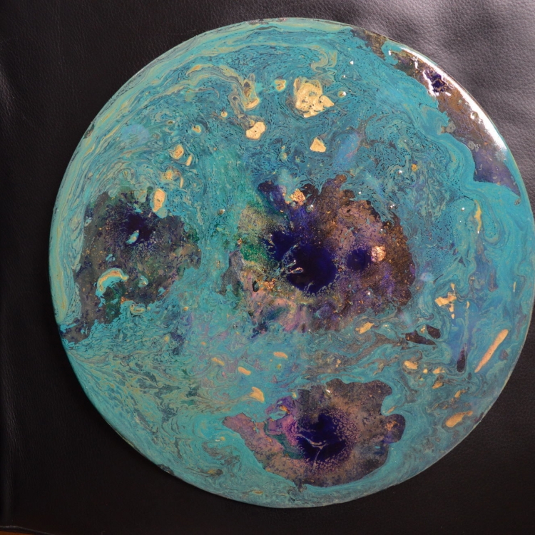 Resine turquoise crateres